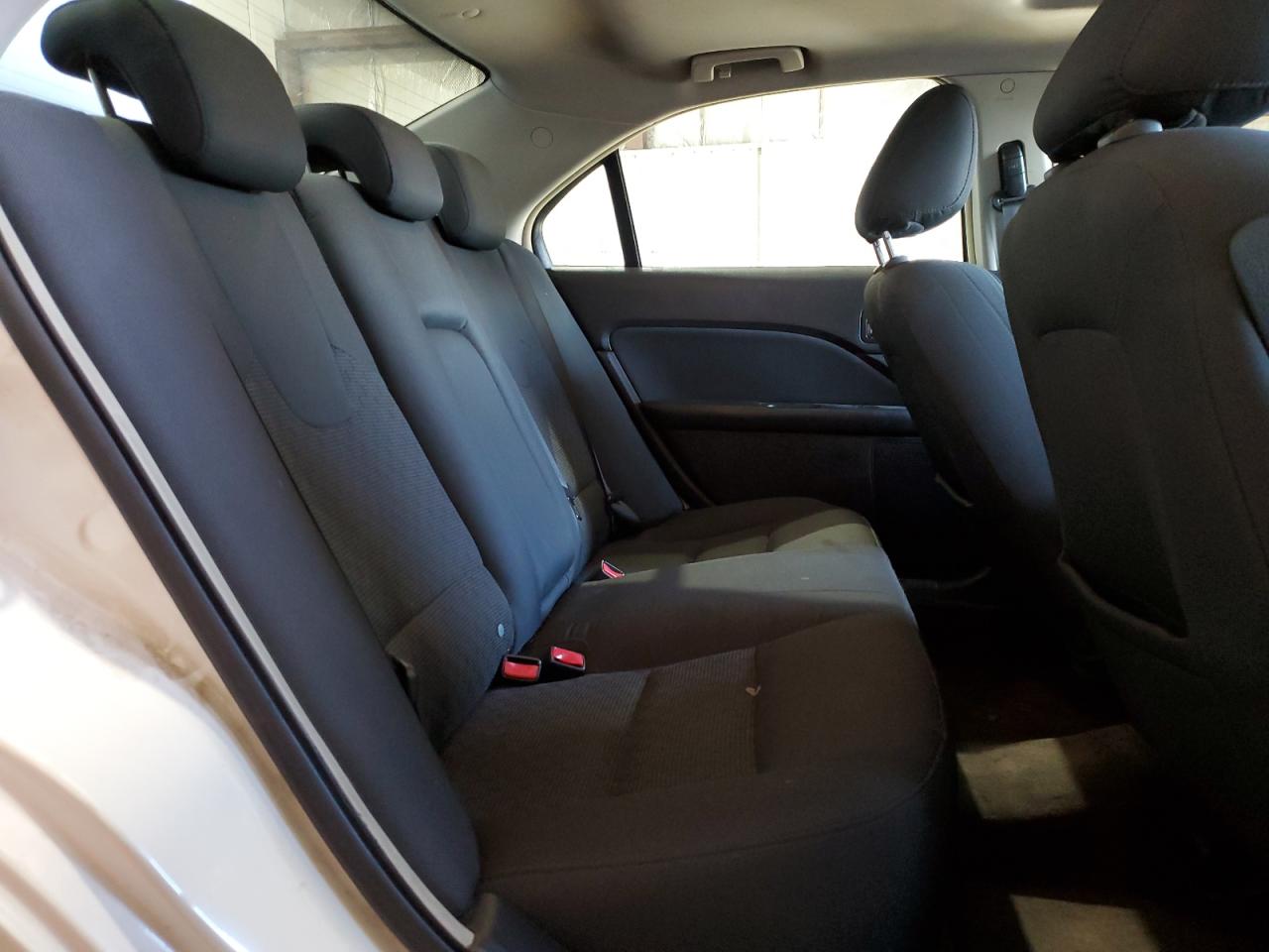 2010 Ford Fusion - Image 10