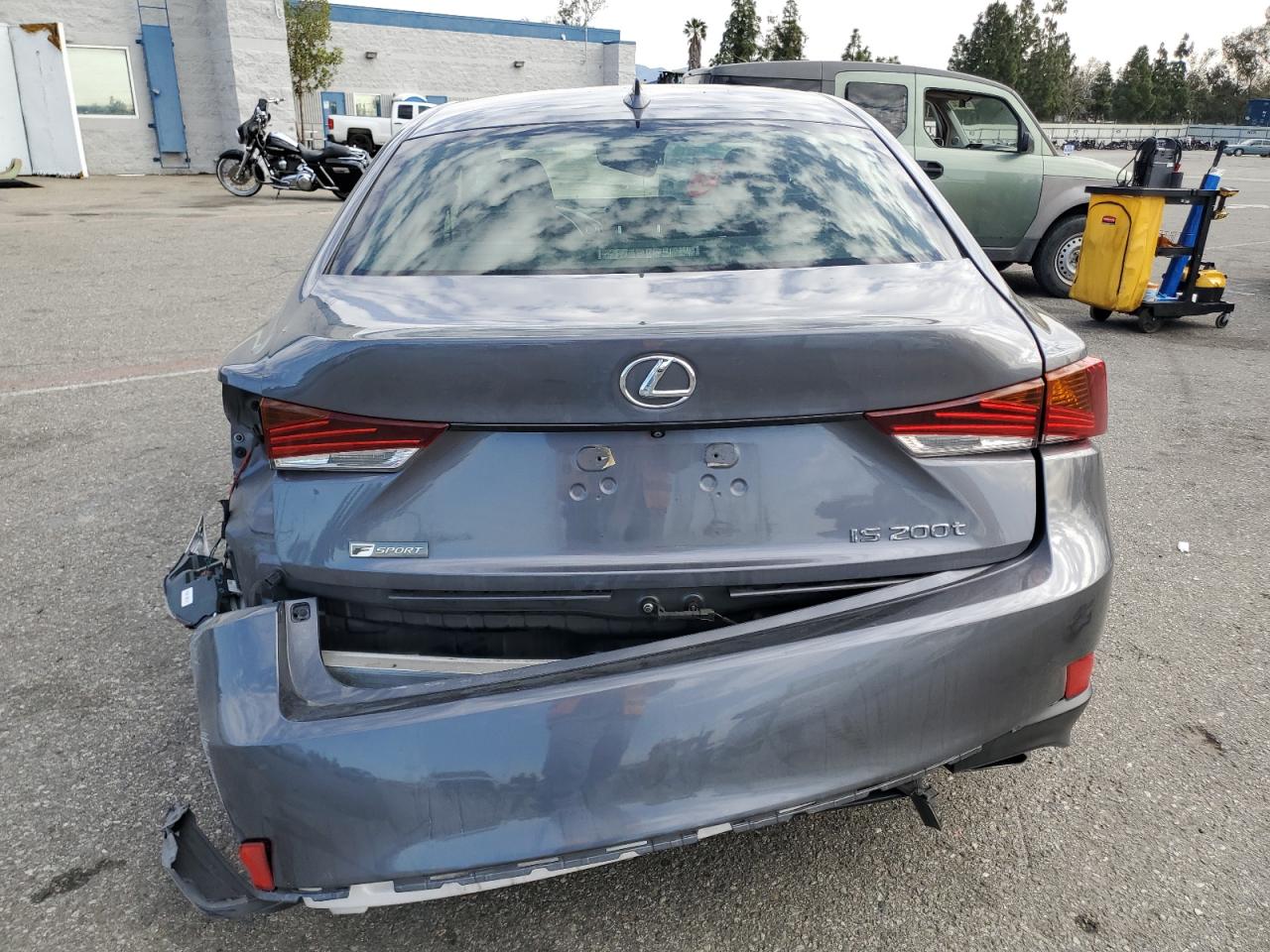 2017 Lexus IS - Image 6