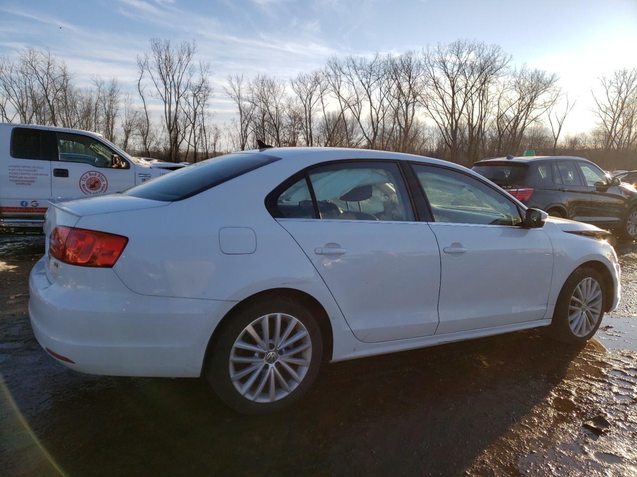 2014 Volkswagen Jetta - Image 3