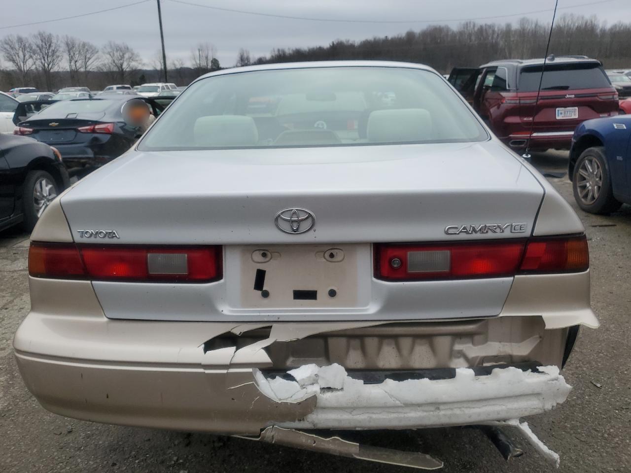 1998 Toyota Camry - Image 6