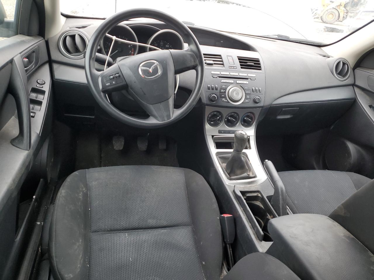 2010 Mazda 3 - Image 8