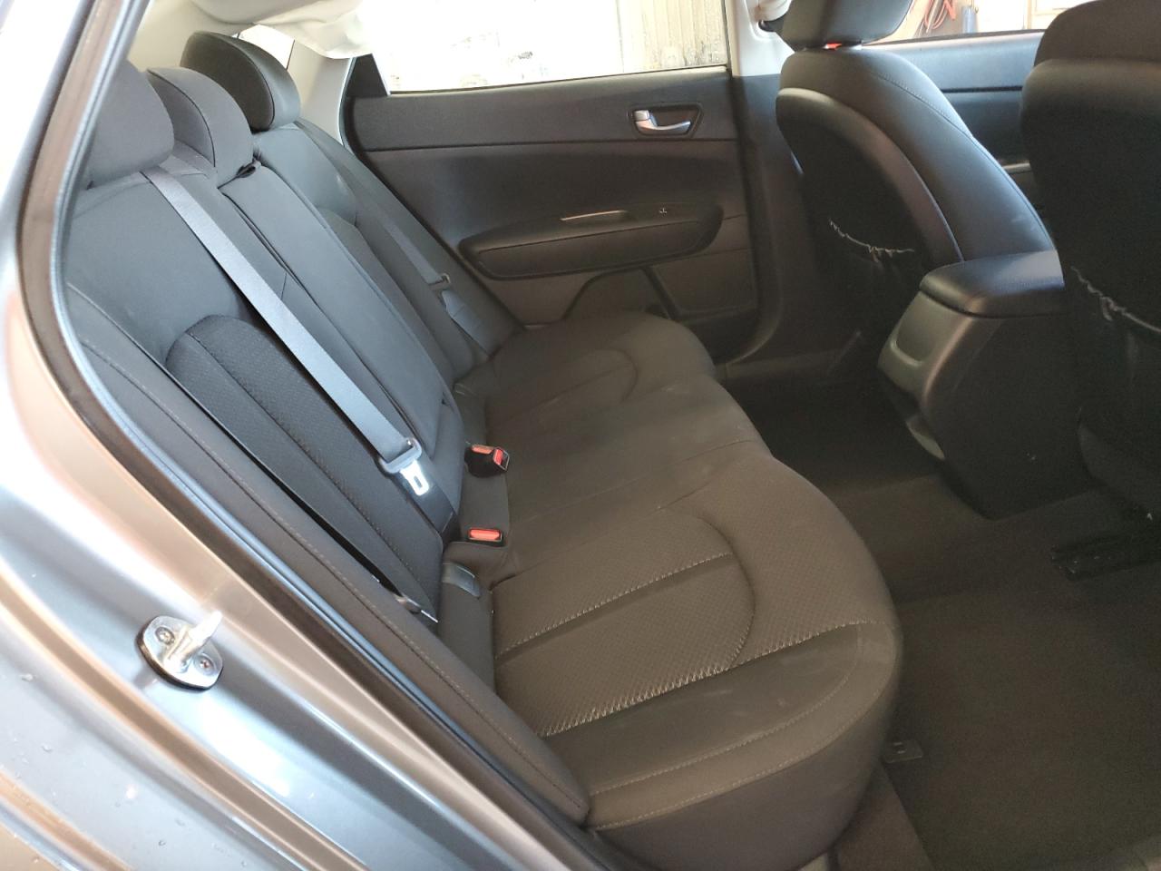 2016 Kia Optima - Image 10