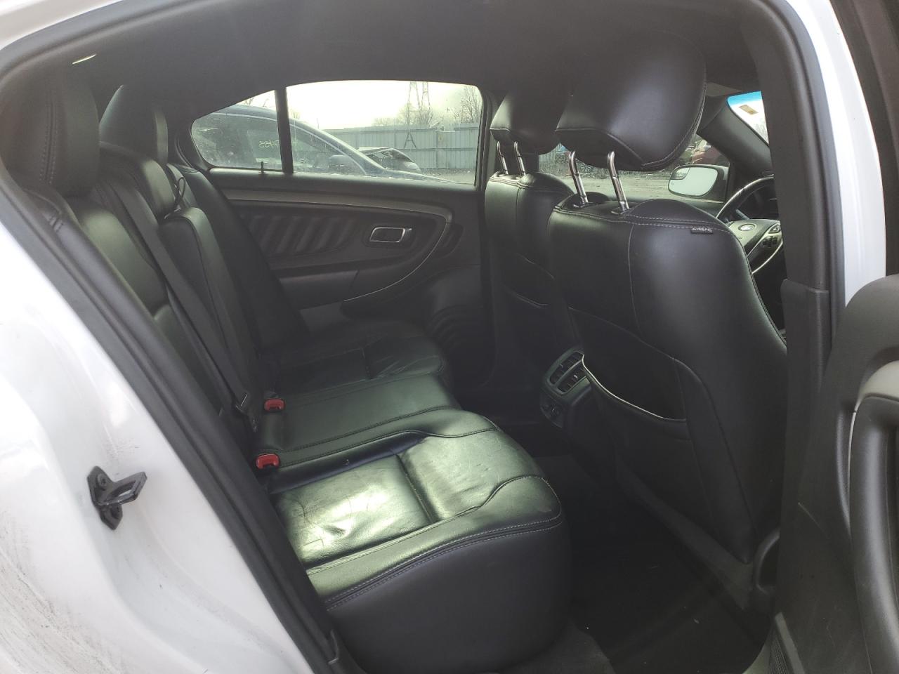 2013 Ford Taurus - Image 10