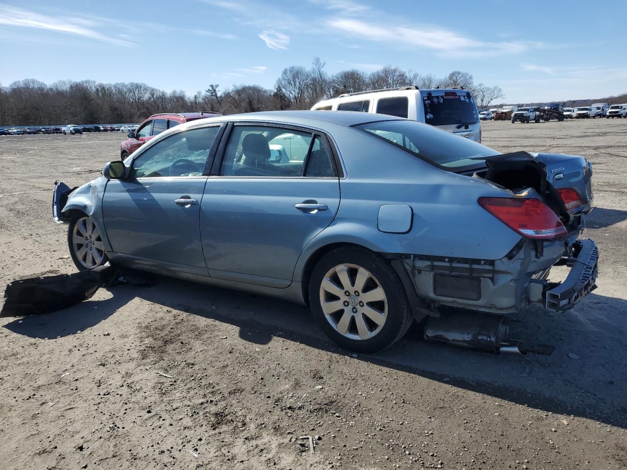 2006 Toyota Avalon - Image 2