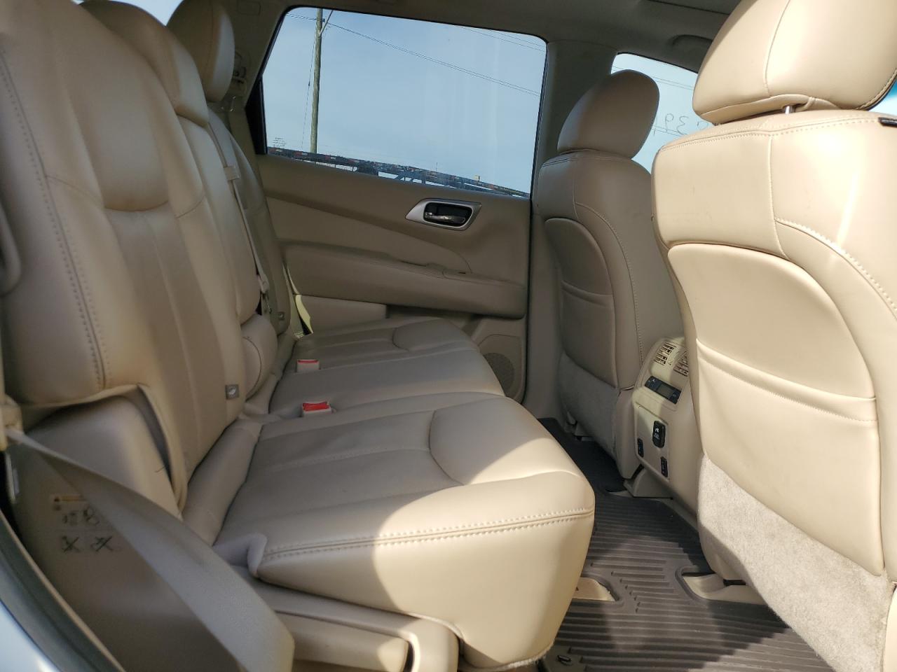 2015 Nissan Pathfinder - Image 11