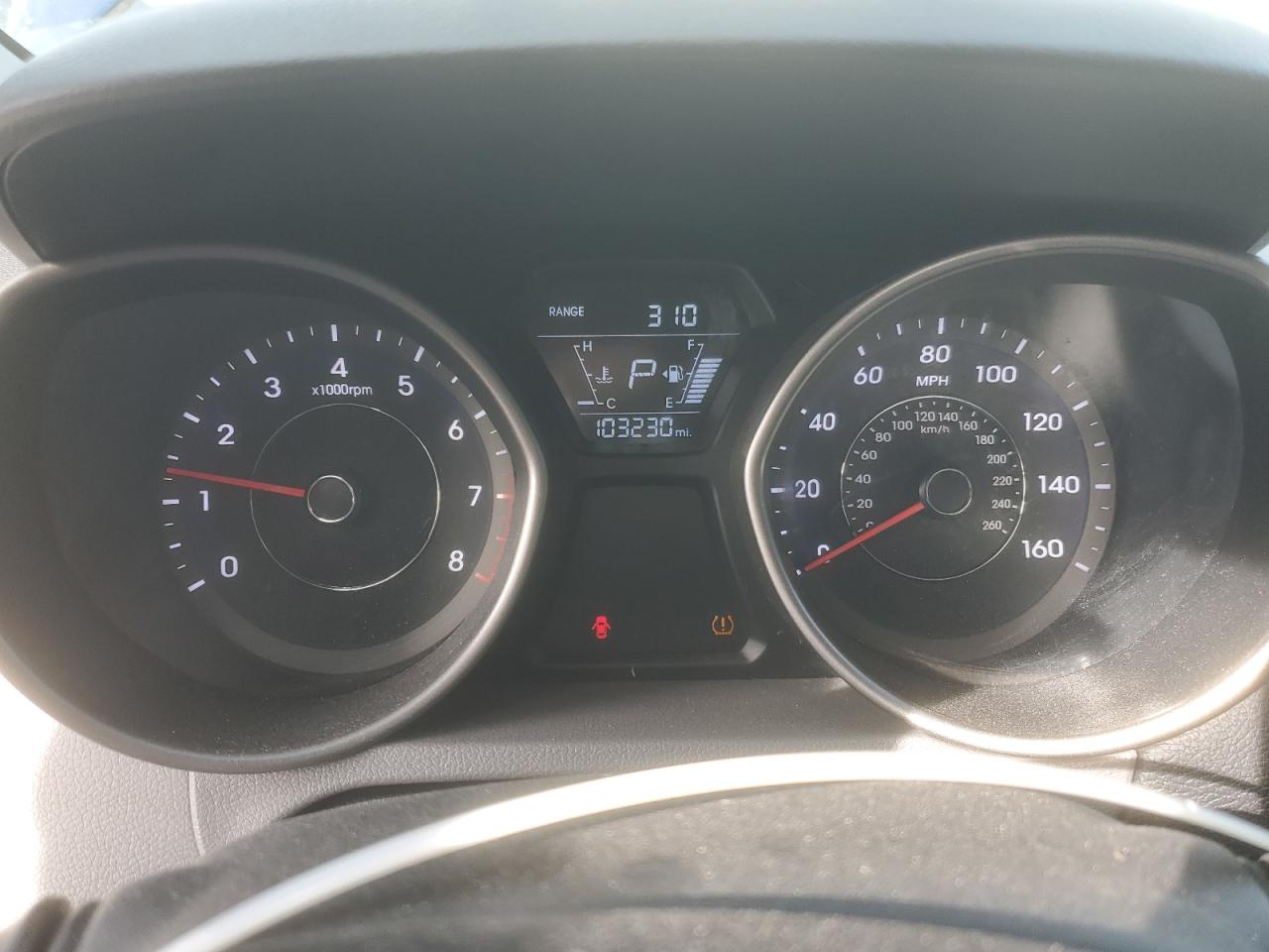 2016 Hyundai Elantra - Image 9