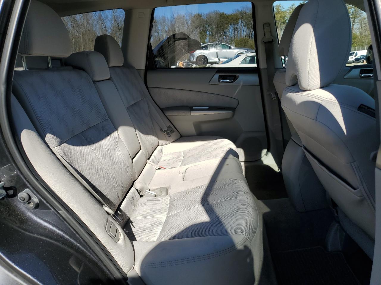 2010 Subaru Forester - Image 11