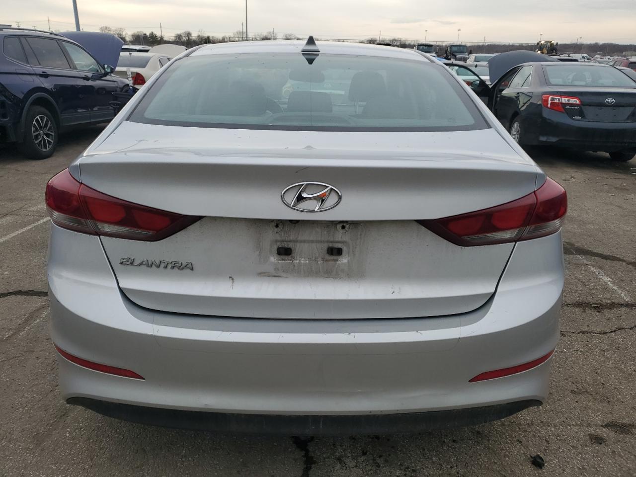 2018 Hyundai Elantra - Image 6