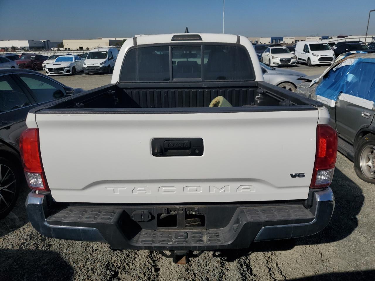2016 Toyota Tacoma - Image 6