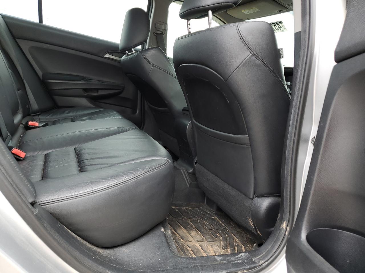 2012 Honda Accord - Image 10