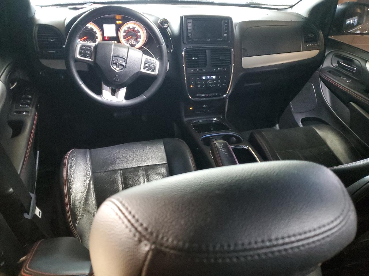 2014 Dodge Caravan - Image 8