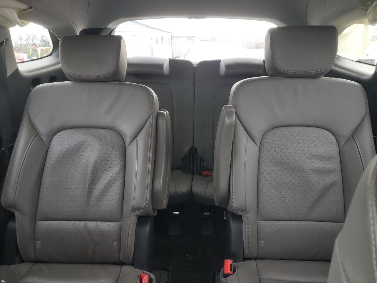 2014 Hyundai Santa Fe - Image 10