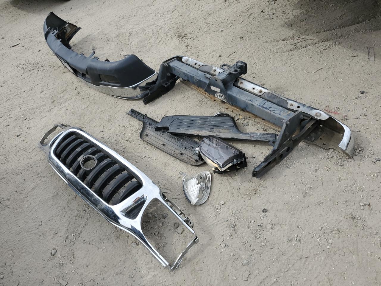 2004 Toyota Tacoma - Image 12