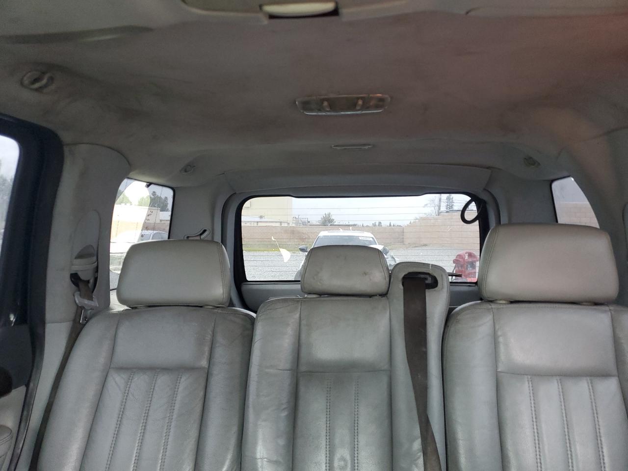 2004 Lincoln Aviator - Image 10