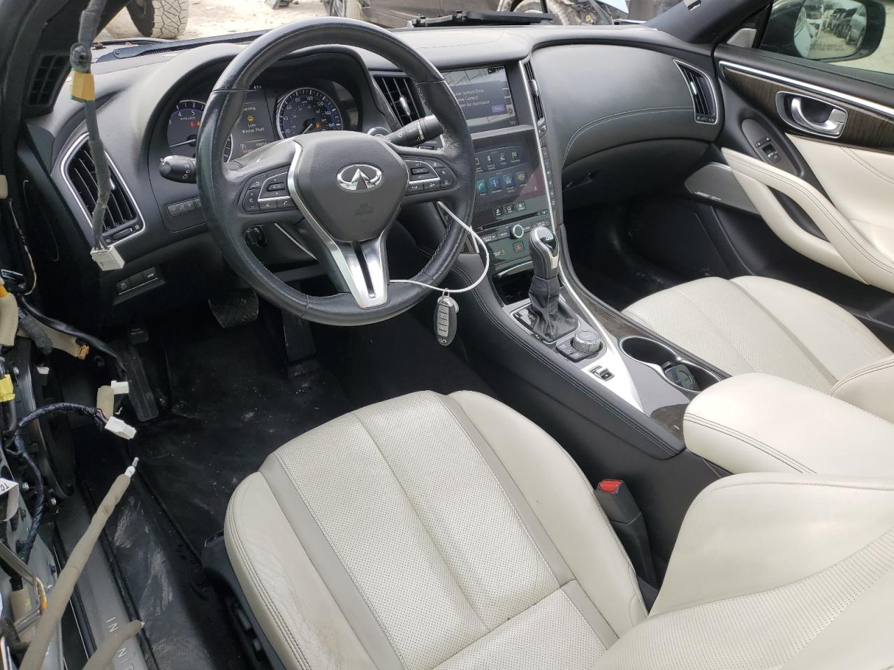 2017 Infiniti Q60 - Image 8