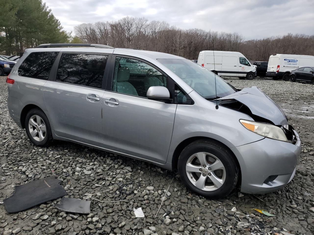 2011 Toyota Sienna - Image 4