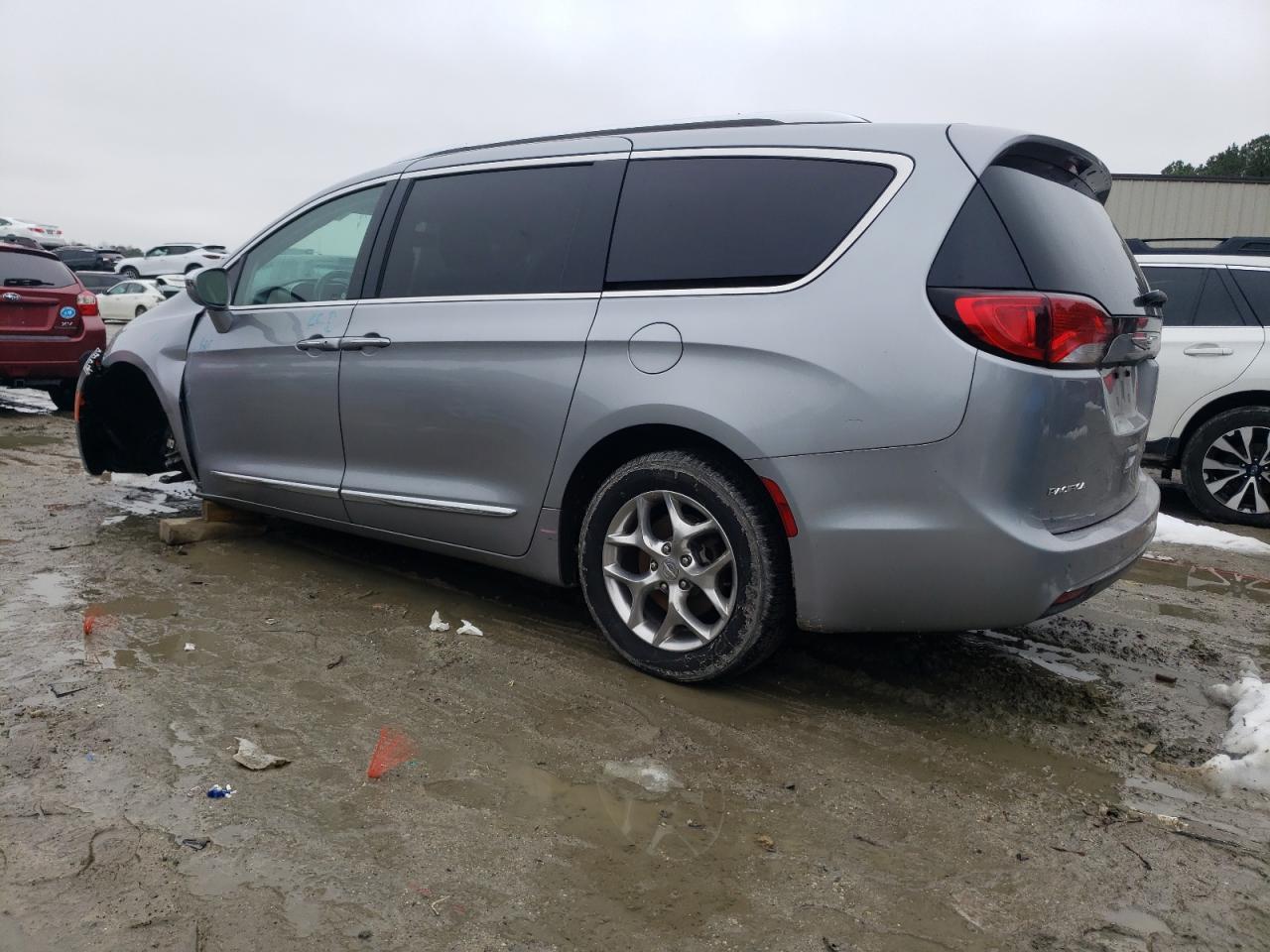 2018 Chrysler Pacifica - Image 2
