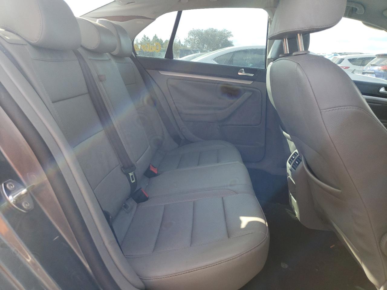 2009 Volkswagen Jetta - Image 10