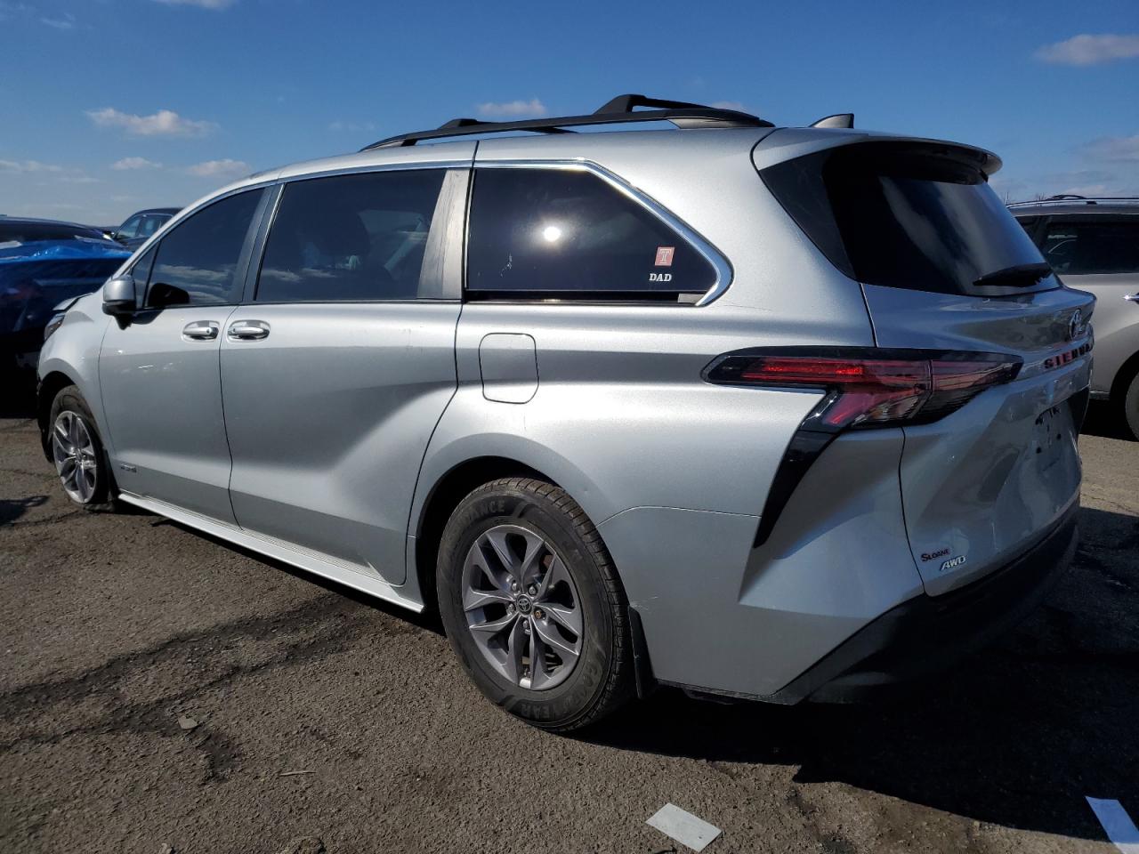 2021 Toyota Sienna - Image 2