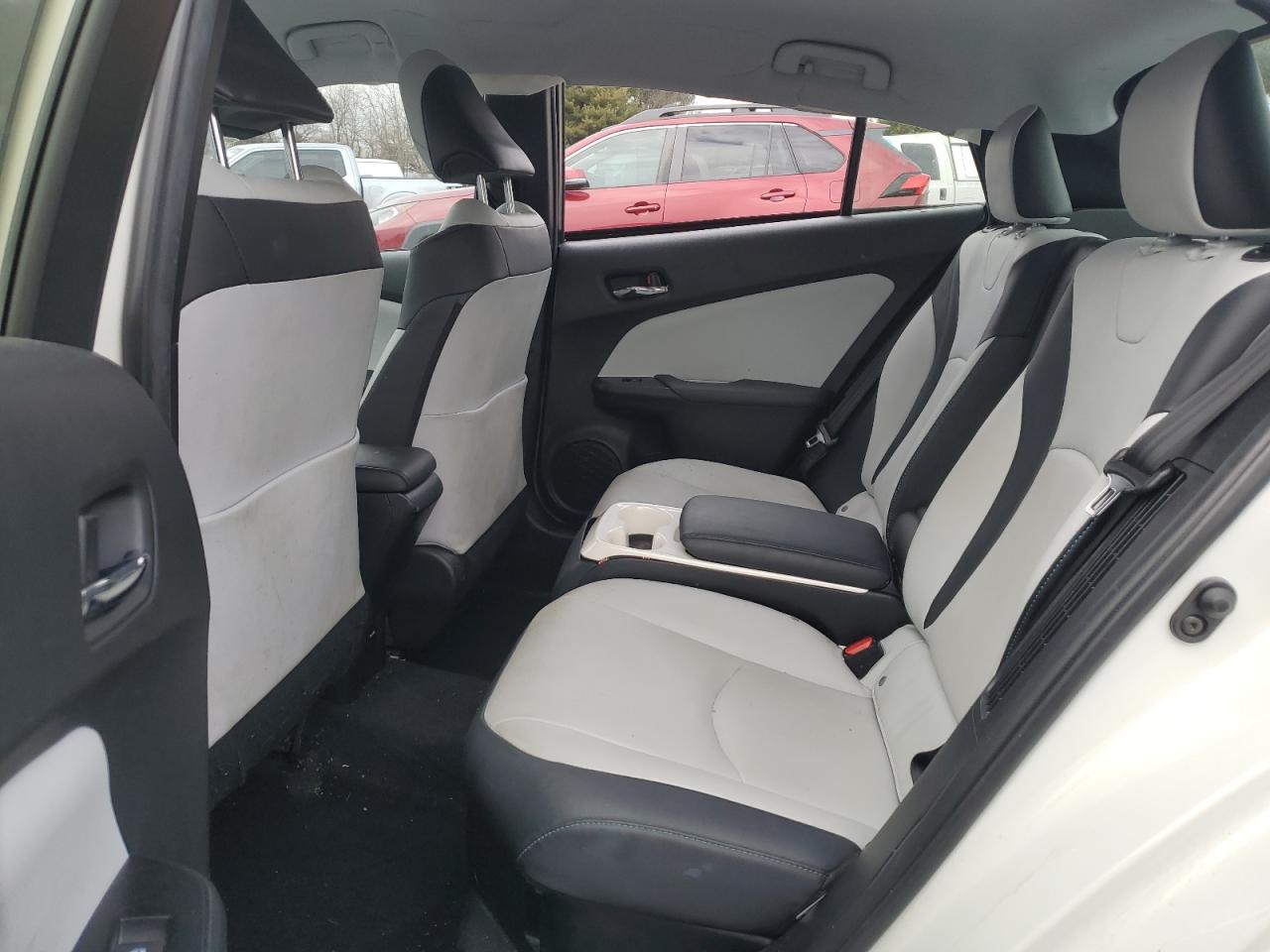 2017 Toyota Prius - Image 10