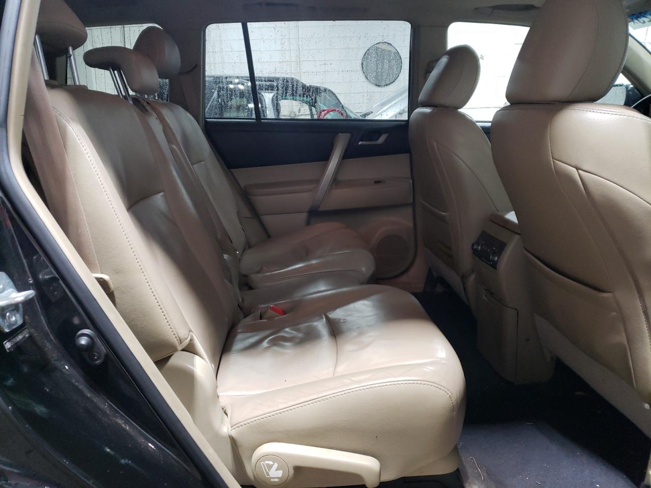 2013 Toyota Highlander - Image 11