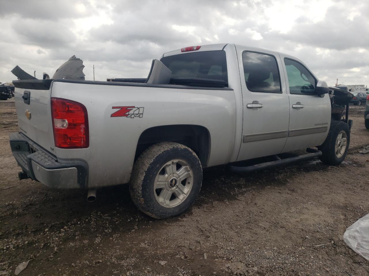 2013 Chevrolet Silverado - Image 3