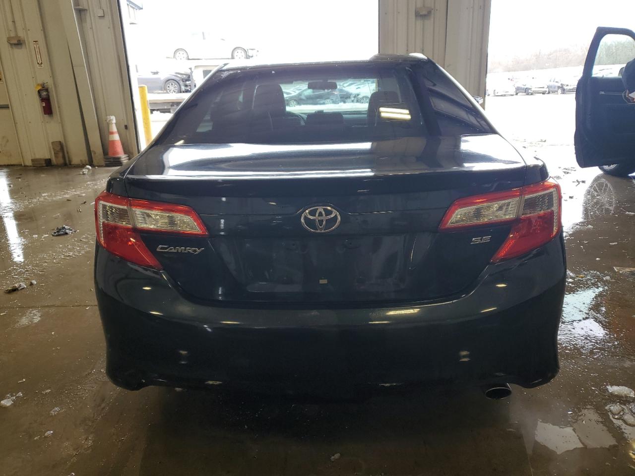 2014 Toyota Camry - Image 6