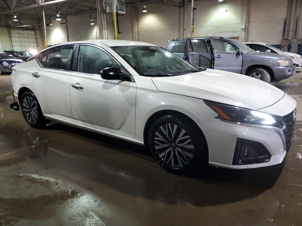 2024 Nissan Altima - Image 4