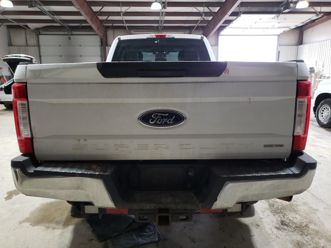 2017 Ford F250 - Image 6