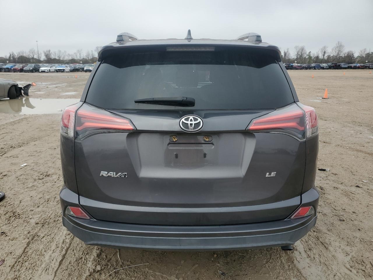 2017 Toyota RAV 4 - Image 6