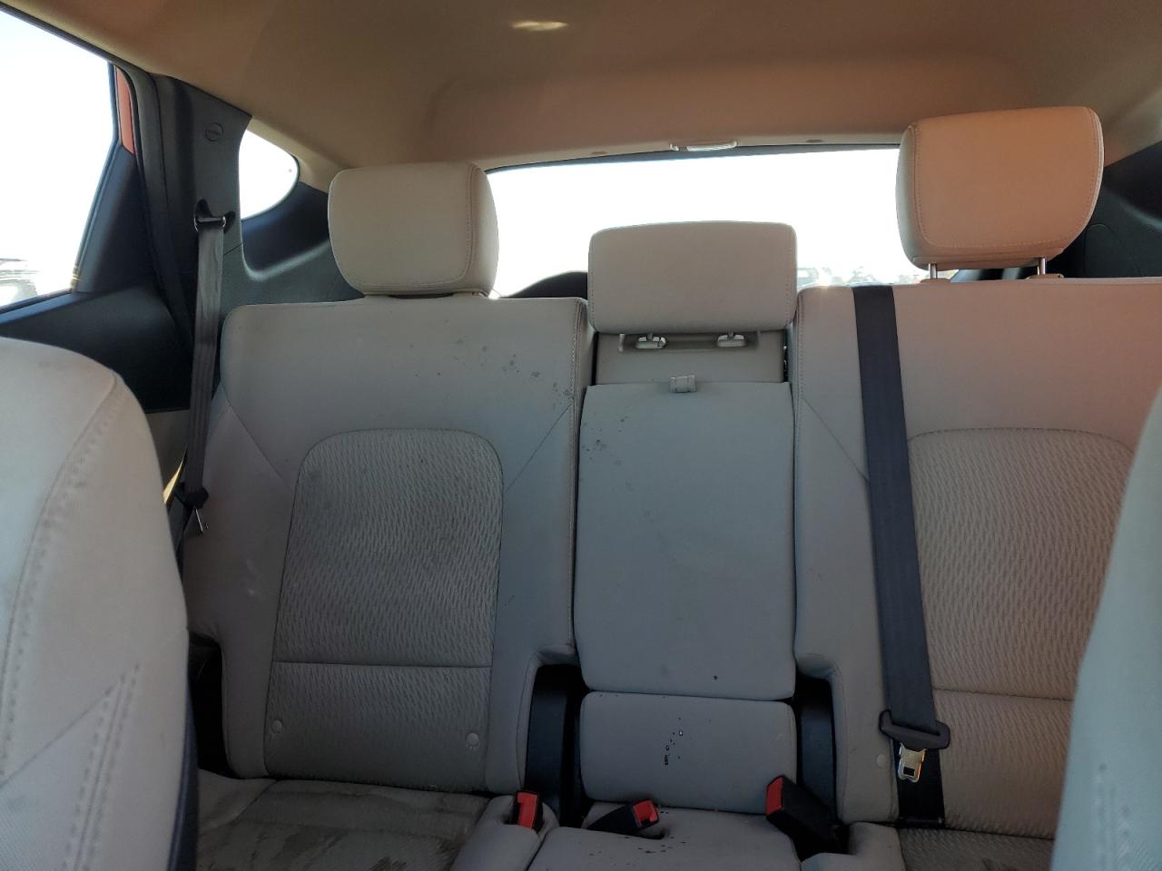 2017 Hyundai Santa Fe - Image 10