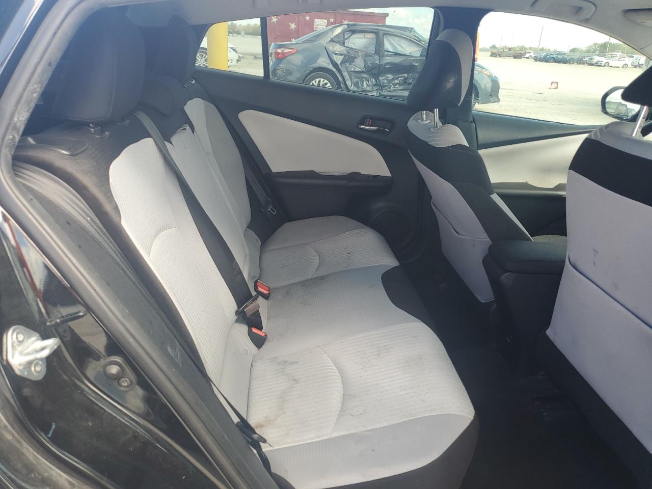 2018 Toyota Prius - Image 10