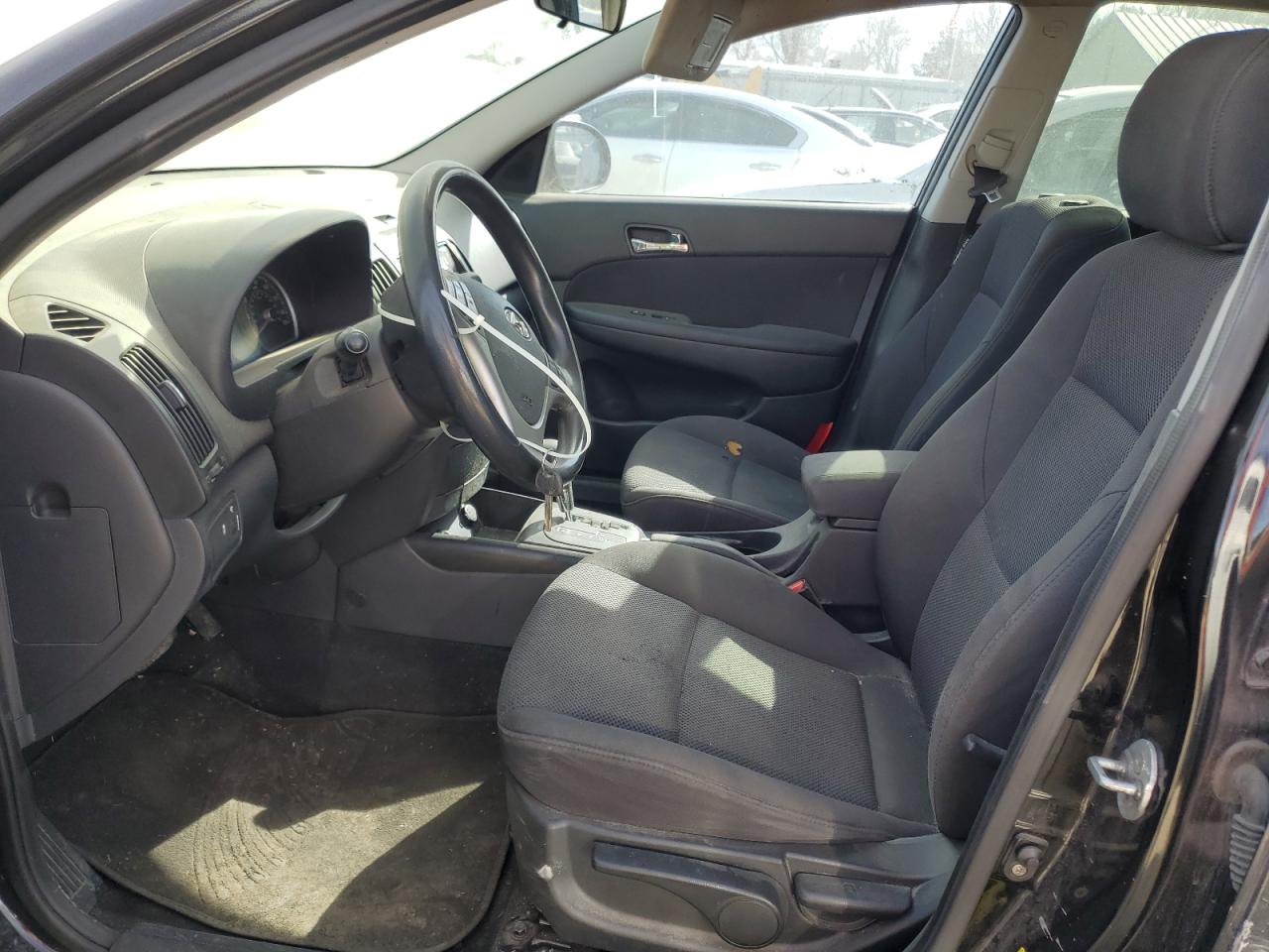 2012 Hyundai Elantra - Image 7