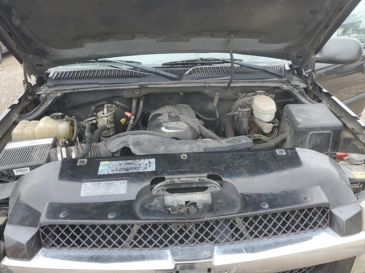 2003 Chevrolet Avalanche - Image 11