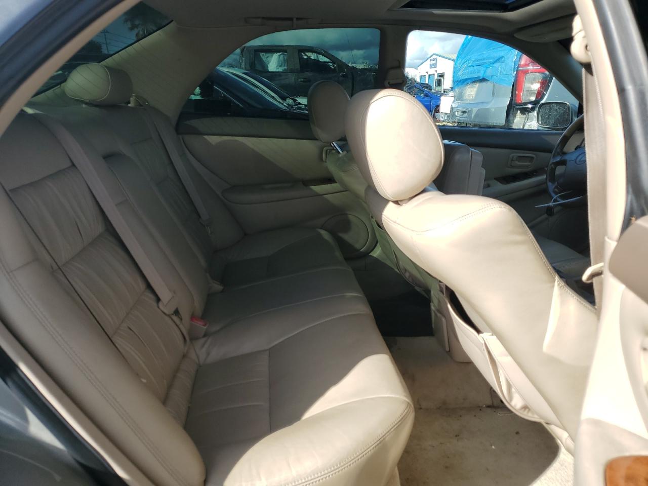 1998 Lexus ES - Image 10
