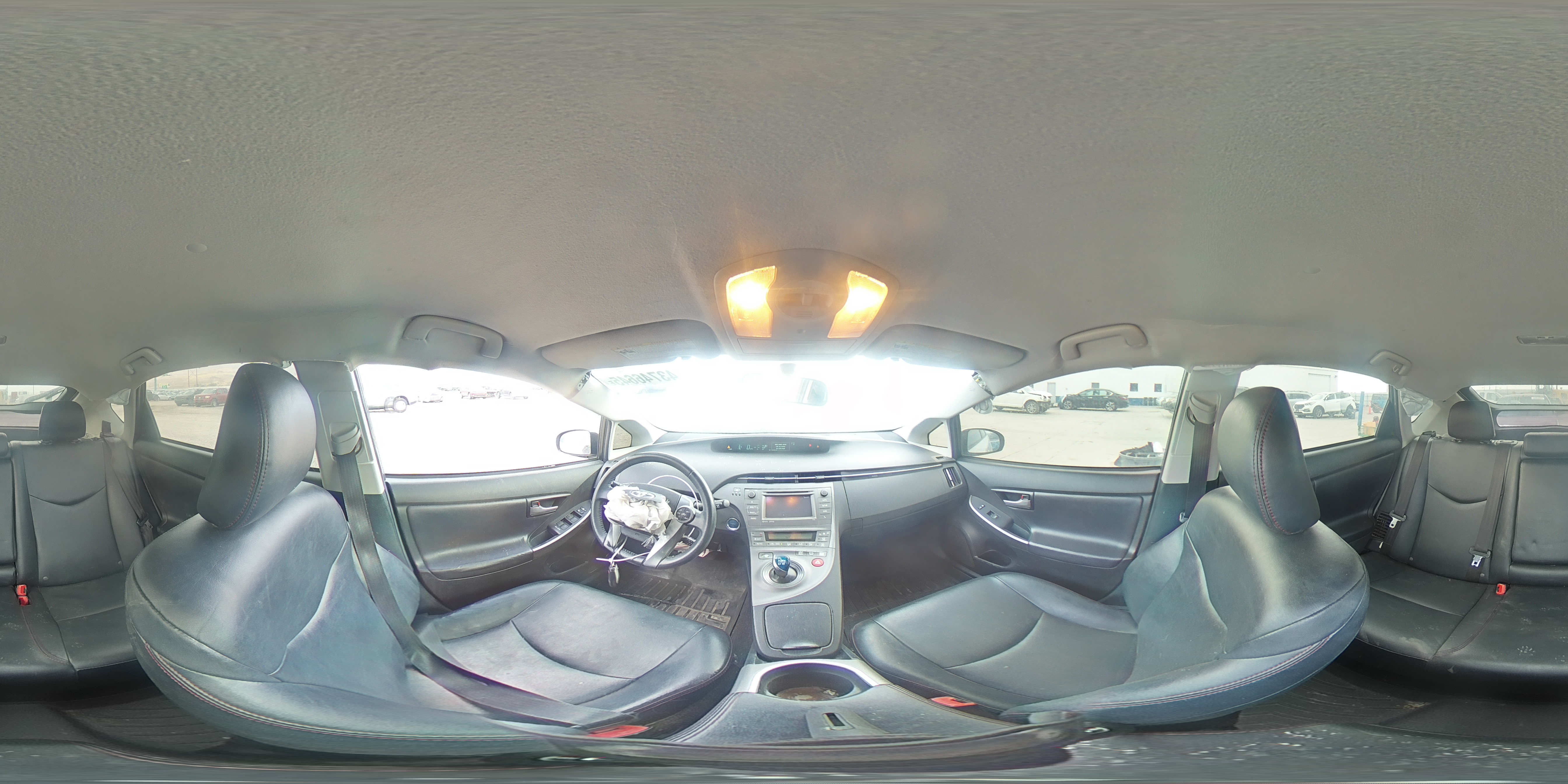 2013 Toyota Prius - Image 13