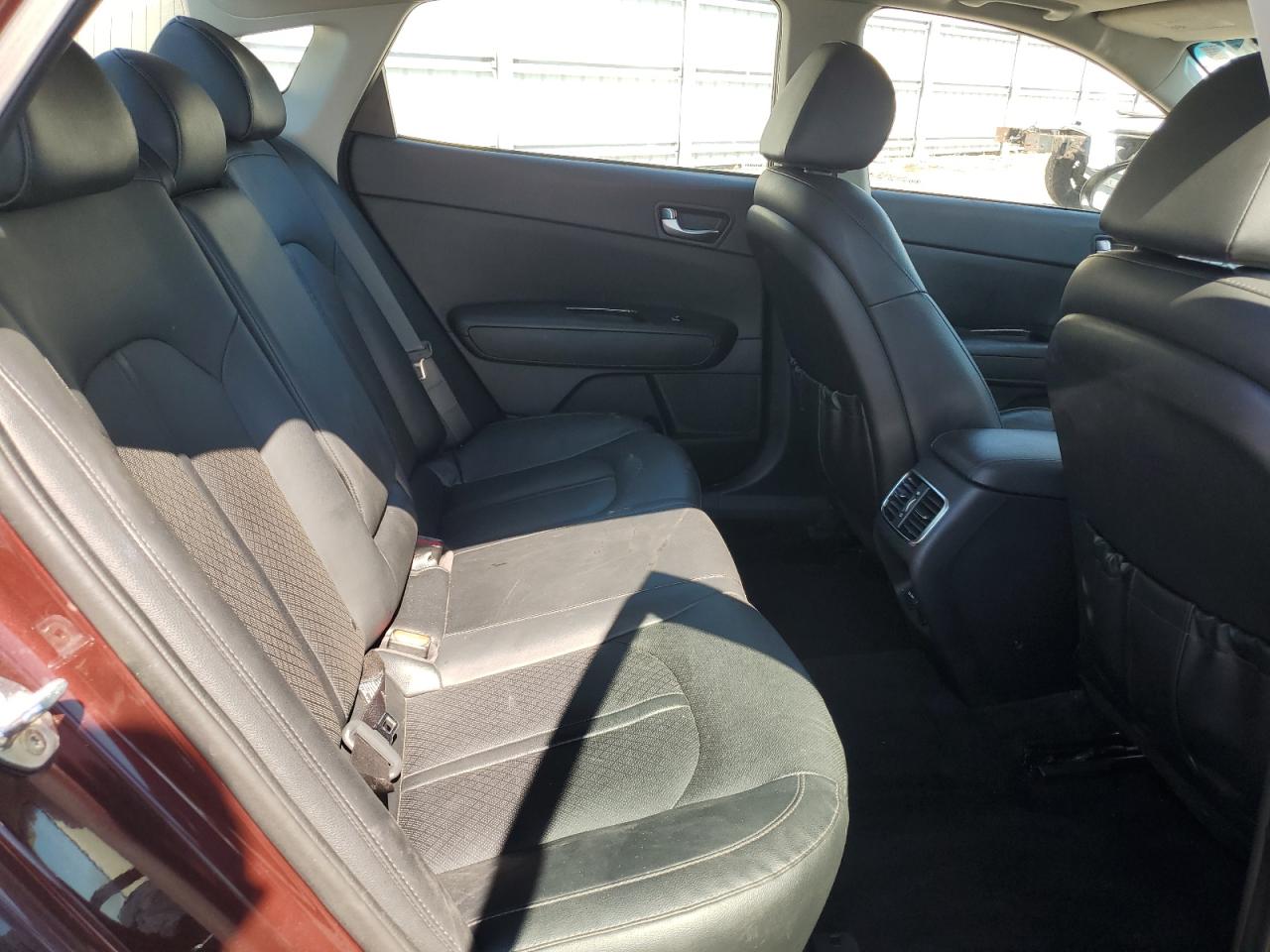 2020 Kia Optima - Image 10