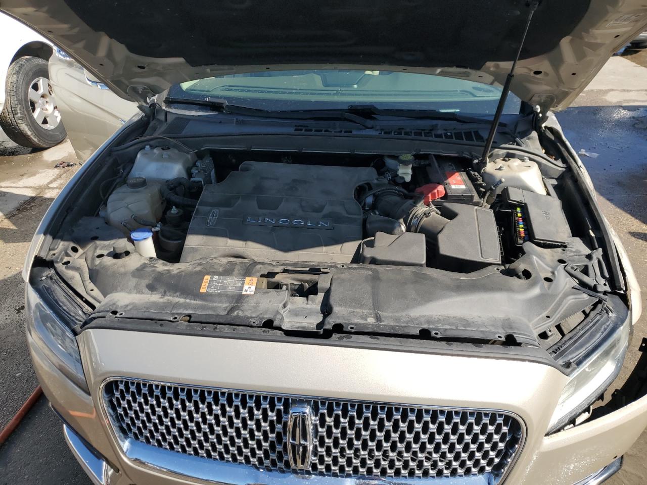 2017 Lincoln Continental - Image 11