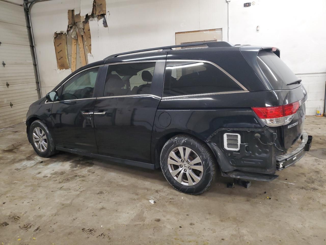 2016 Honda Odyssey - Image 2