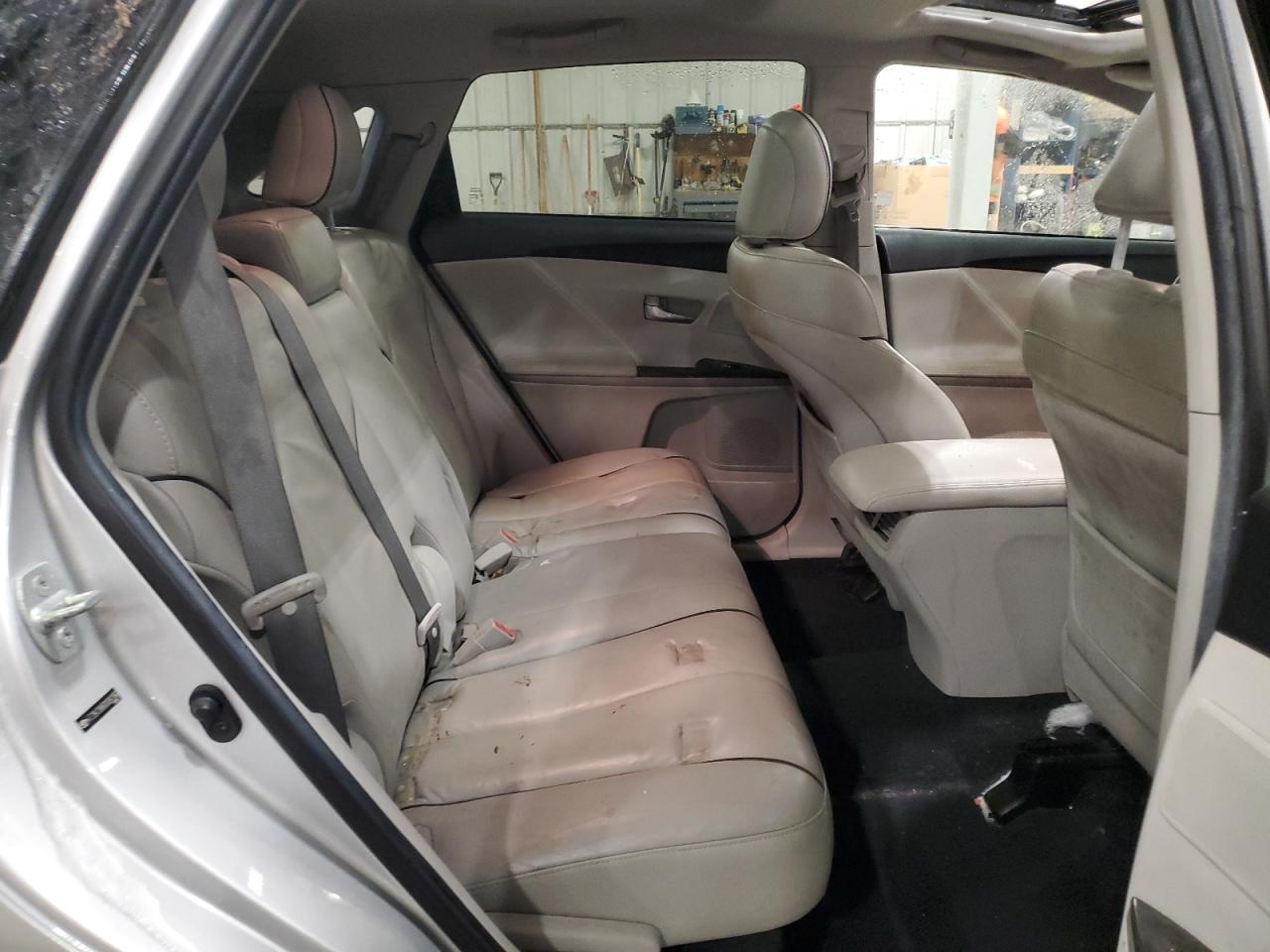 2013 Toyota Venza - Image 11