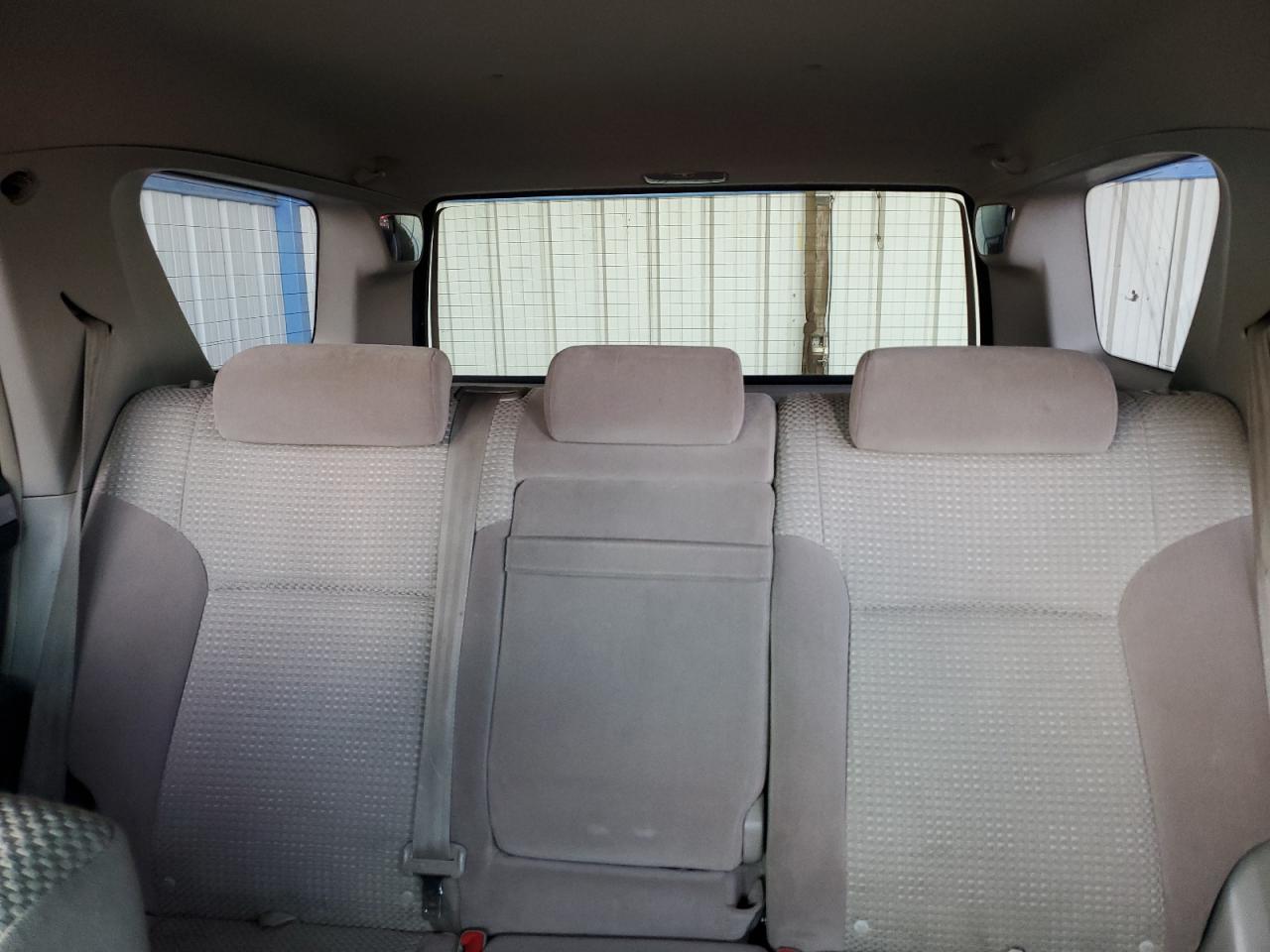2005 Toyota 4Runner - Image 10