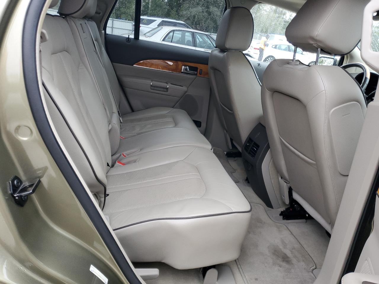 2013 Lincoln MKX - Image 10