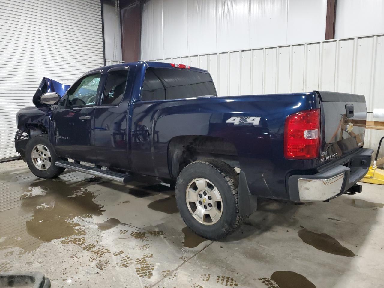 2011 Chevrolet Silverado - Image 2