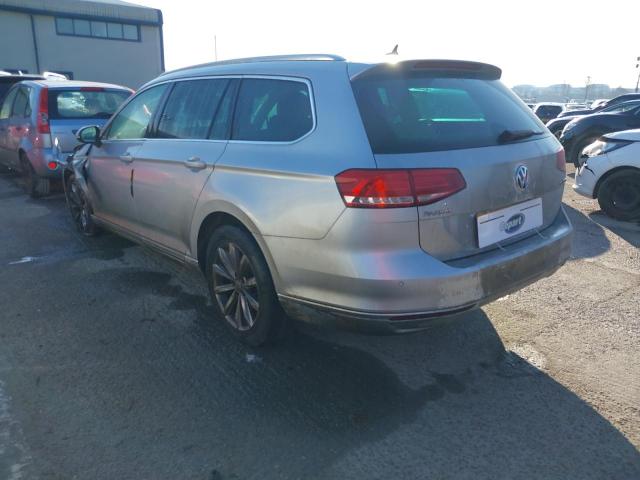 2016 VOLKSWAGEN PASSAT SE