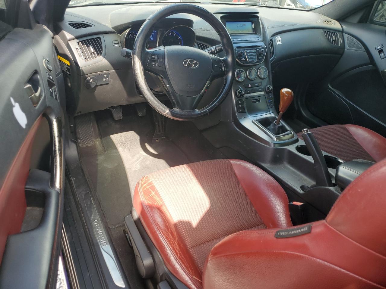 2013 Hyundai Genesis - Image 8