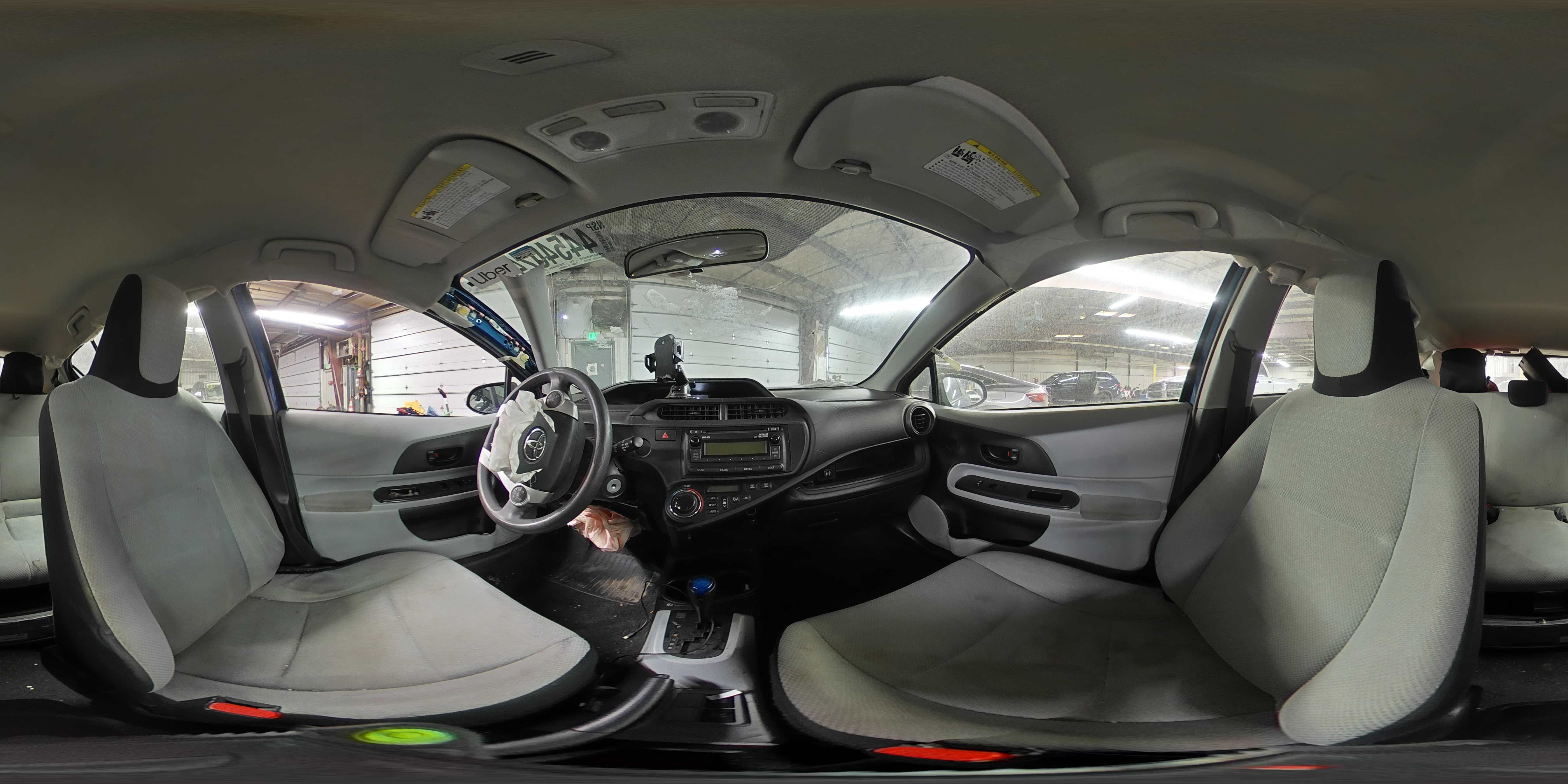 2013 Toyota Prius - Image 13