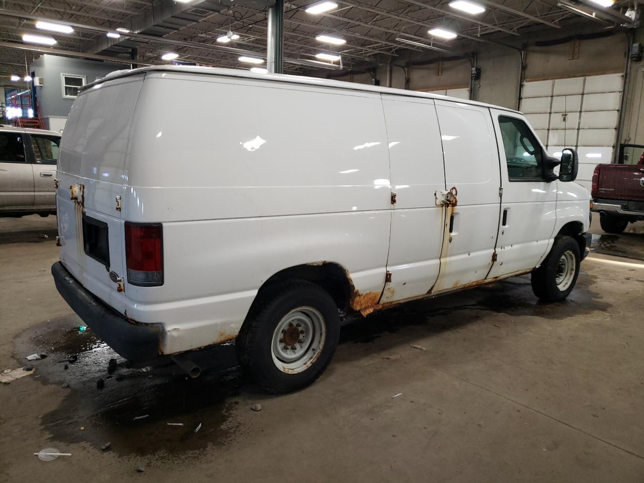 2009 Ford Econoline - Image 3
