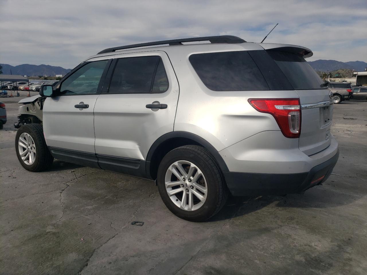 2015 Ford Explorer - Image 2