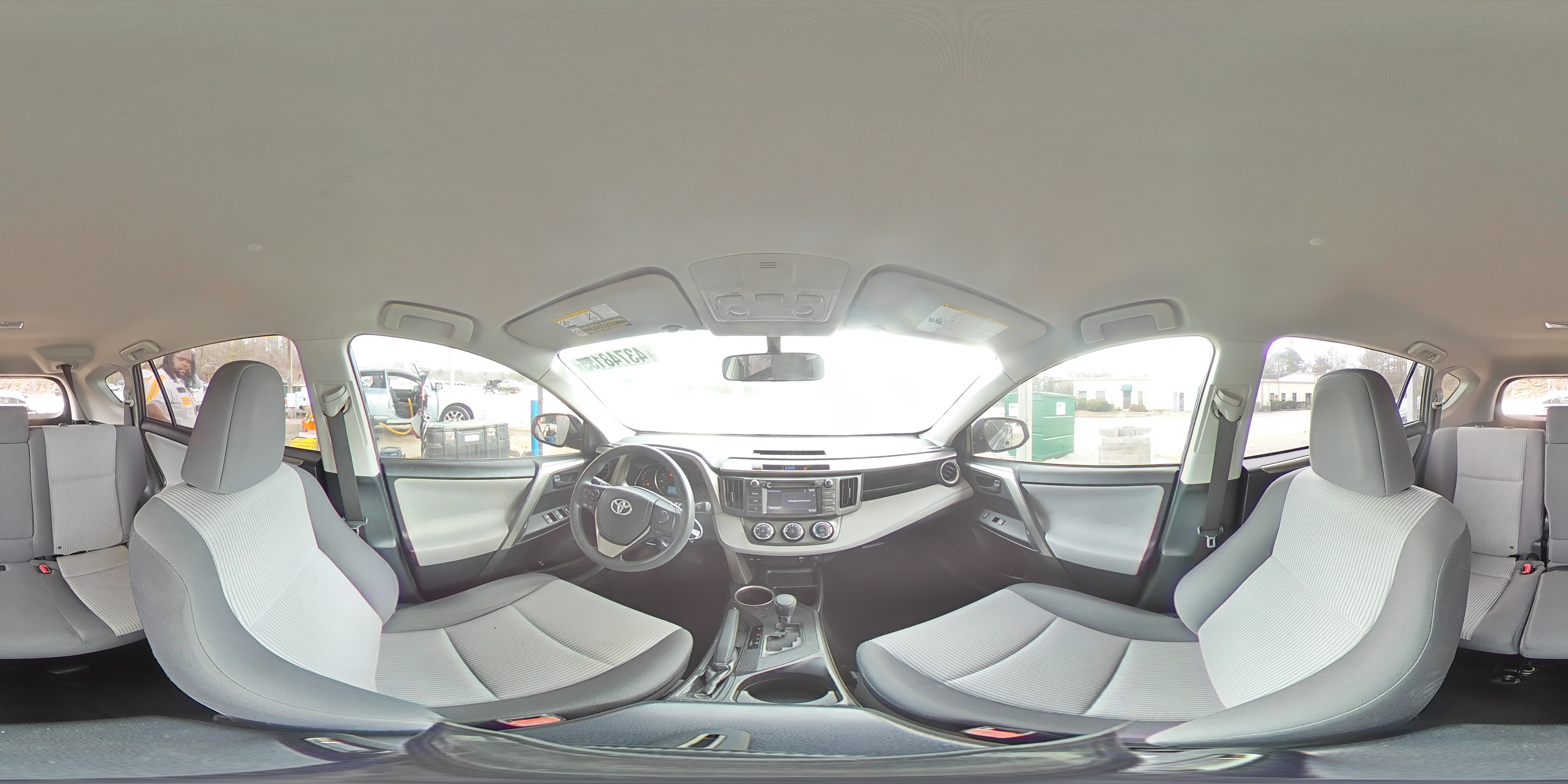 2015 Toyota RAV 4 - Image 12