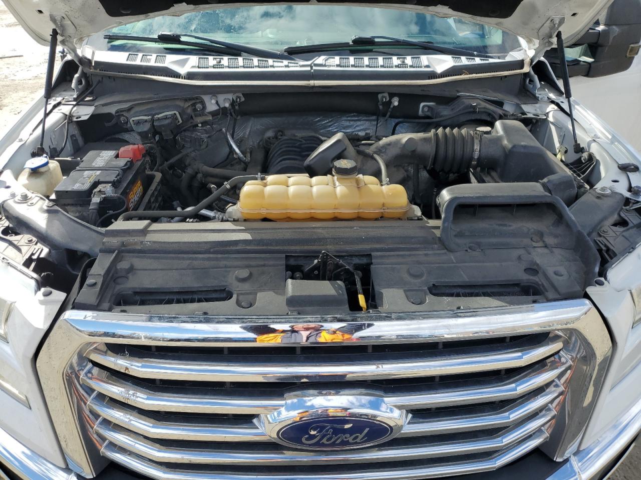 2015 Ford F-150 - Image 11